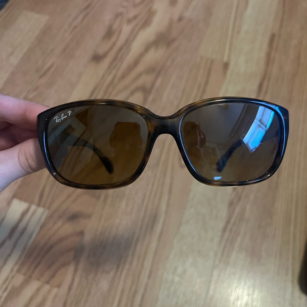 Unisex Ray-Ban Tortoise Frame with Brown Lenses Polarized Sunglasses